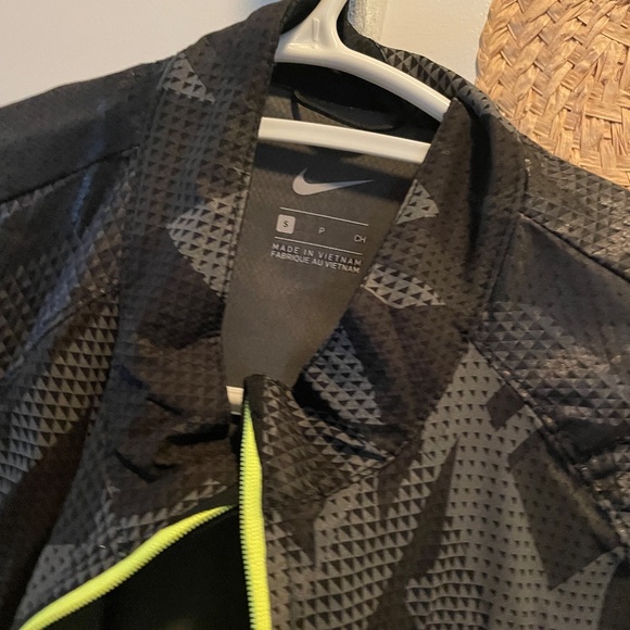 Nike light casual jacket - Picture 2 of 5